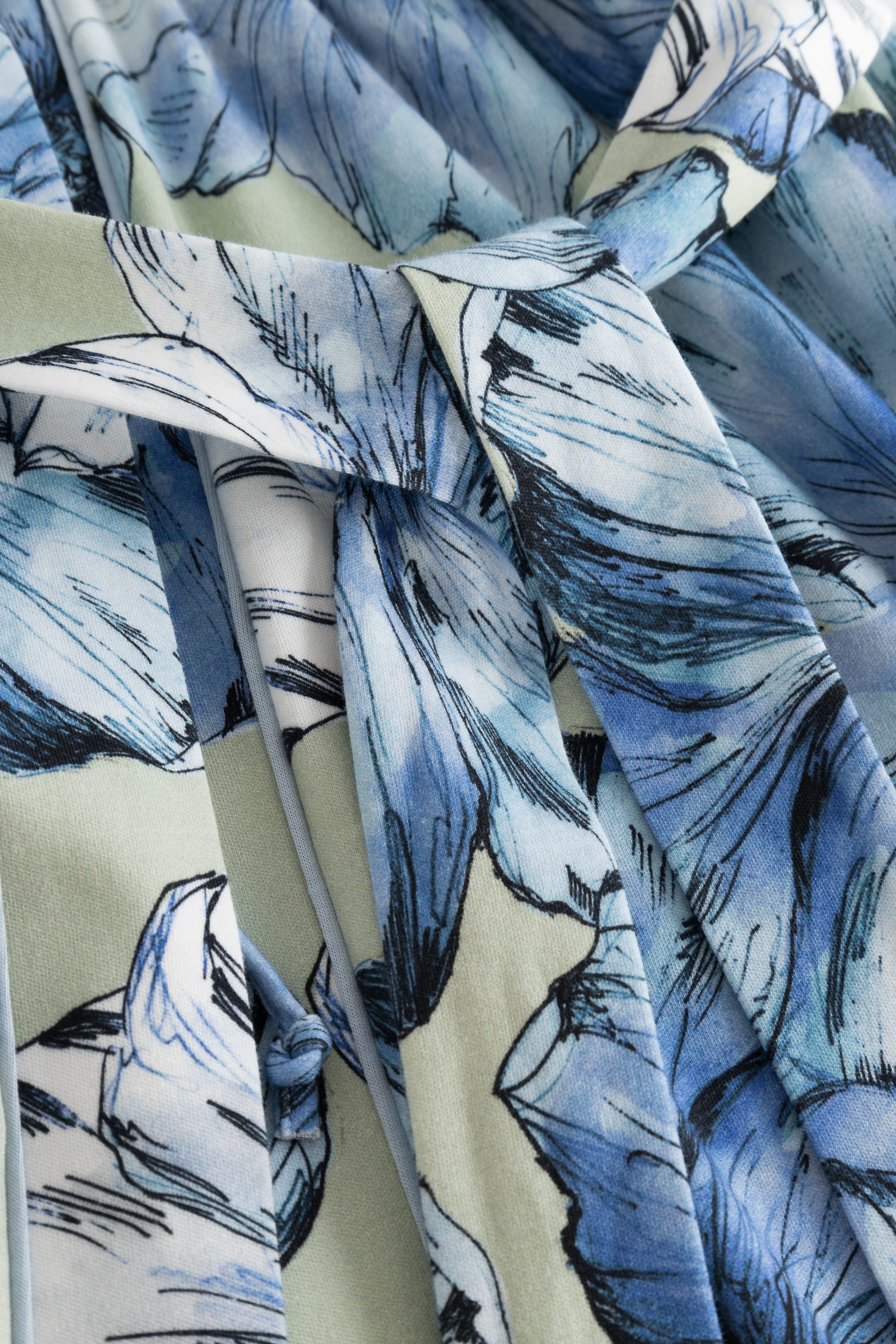 Detailbild Wickelmantel im Blumenmuster