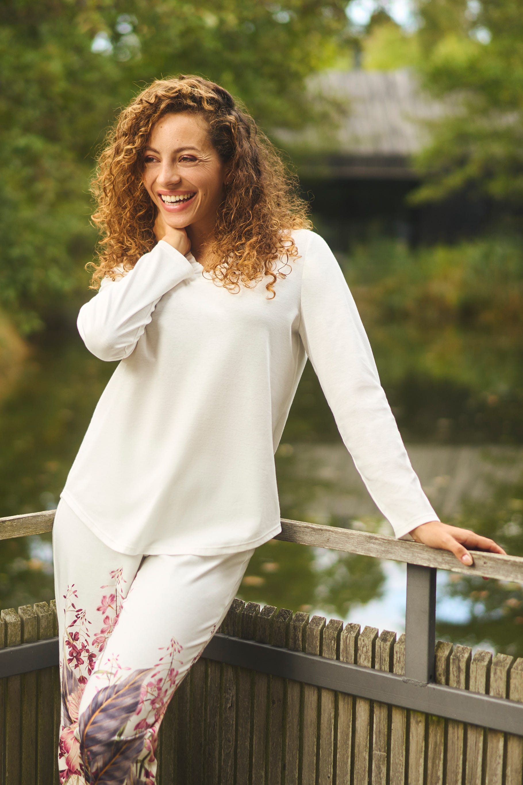 Imagebild Pyjama mit platzierten Blumen