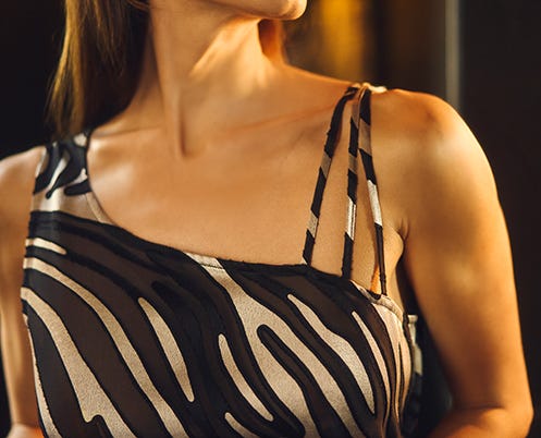 Detailbild Nachtkleid im Zebradruck